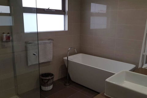 CHELSEA Family Home Close To Beach & Shops - Seniors Australia 2