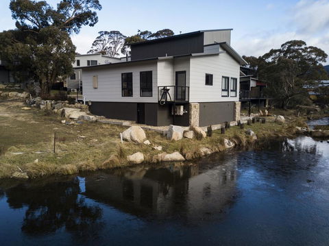 Chloe's Chalet - Seniors Australia 1