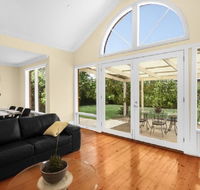 City to Beach - Free WIFI - Free 3 car parking - Great location - Seniors Australia