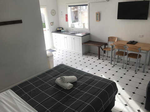 Clearwater Motel Apartments - Seniors Australia 2