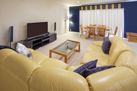 Cobbon Retreat - Seniors Australia 2