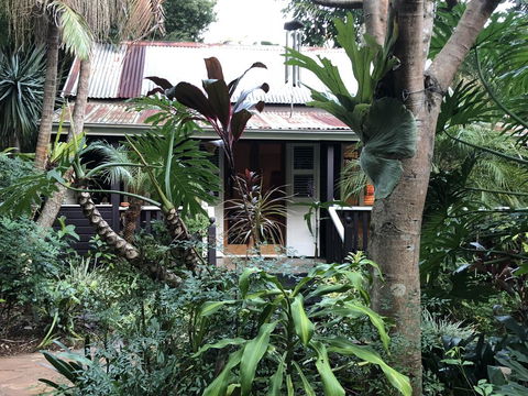 Coco's Cottage In The Byron Bay Hinterland - Seniors Australia 2