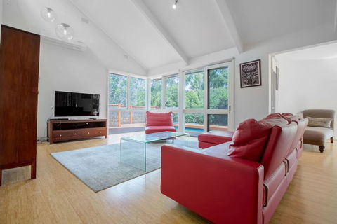 Comfy Holiday House With Pool@Rosanna - Seniors Australia 2