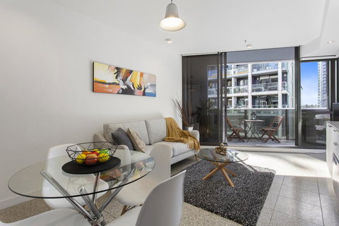 Complete Host SEE Apartments - Seniors Australia 2