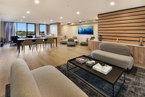 Cosy Boutique One BED Apt - Seniors Australia 3