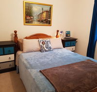 Cosy Quiet Bedroom Ferny Grove - Seniors Australia