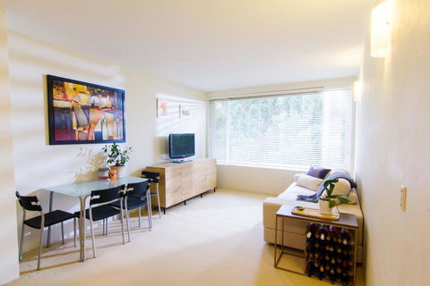 Cozy One Bedroom Apartment In Waverton - Seniors Australia 0