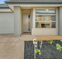 Daisy Villa - close to Mel Airport  Hume Highway -Comfort - Seniors Australia