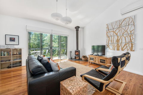 Dalrymples Guest Cottages - Seniors Australia 2