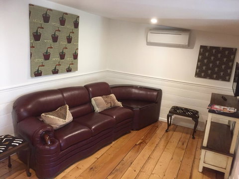Darcy's Cottage On Piper - Seniors Australia 1