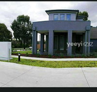 Decent new master room with private bathroom for one or two - Seniors Australia