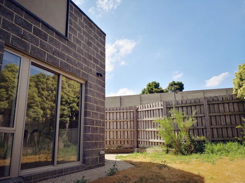 Delicate And Peaceful Bundoora Townhouse 10-R1 - Seniors Australia 1