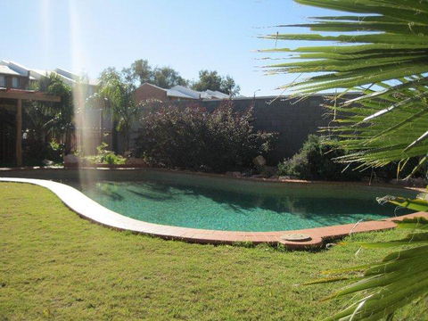 Desert Rose Inn Alice Springs - Seniors Australia 1