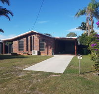 Dog Friendly Holiday House At Red Beach - Seniors Australia