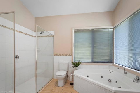 DRIFTWOOD VILLA - Free Wifi, Walk To Beach - Seniors Australia 2