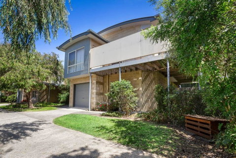 DRIFTWOOD VILLA - Free Wifi, Walk To Beach - Seniors Australia 0