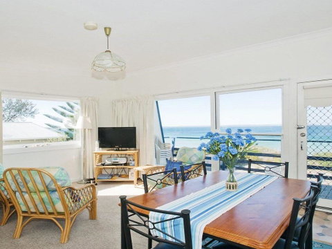 Eden On The Beach - Beachside Getaway - Seniors Australia 0