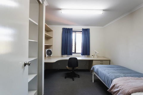 Erica Underwood House 6 Bedroom Flat - Seniors Australia 0
