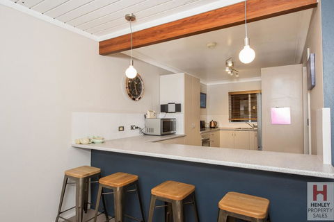Erulisse-Spacious Townhouse With Magical Lake Views - Seniors Australia 2