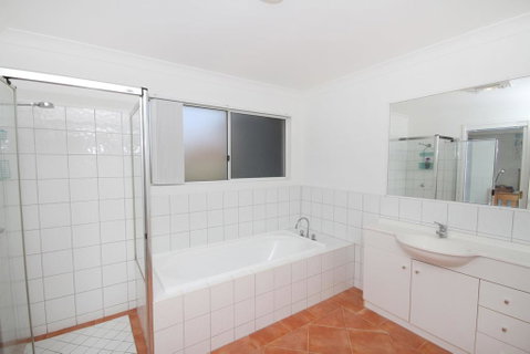 FANTASTIC HOLIDAY UNIT IN A PERFECT LOCATION - Seniors Australia 1