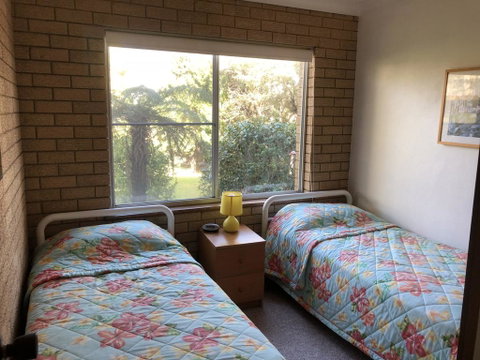 Flat 1-3 Bay Lane - Seniors Australia 3