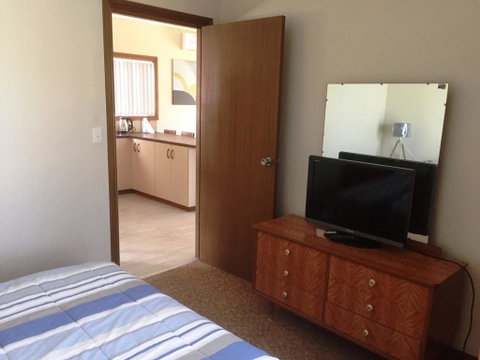 Flat 2, 42 McMillan Rd - Seniors Australia 1