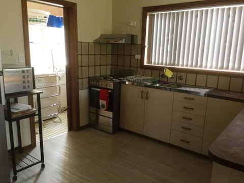 Flat 2, 42 McMillan Rd - Seniors Australia 3