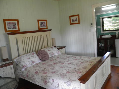 Follywood Guesthouse B&B - Seniors Australia 0