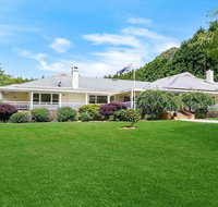 Gerron Park - country luxe tennis court and pool - Seniors Australia