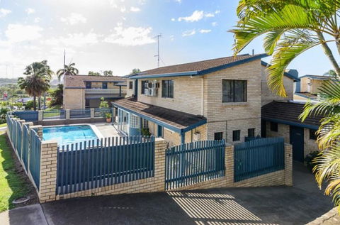 Gladstone Palms Motor Inn - Seniors Australia 2