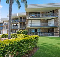 Great location close to waterfront Shops Restaurants and Cafes. - Seniors Australia