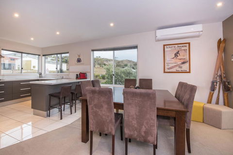 Grevillea 1/12 Poly Cow Lane - Seniors Australia 1