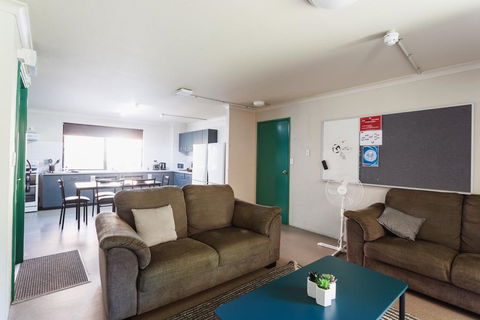 Guild House 6 Bedroom Flat - Seniors Australia 0