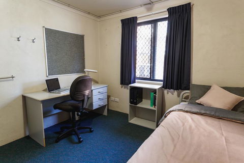 Guild House 6 Bedroom Flat - Seniors Australia 3