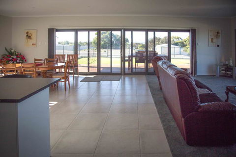 Highview On Victoria Coffin Bay - Seniors Australia 3