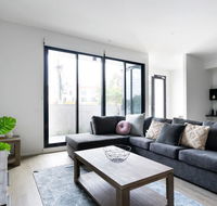 HOLIDAY HOME 3BR TOWNHOUSE with WIFI NEAR HIGHPOINT - Seniors Australia