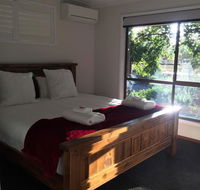Holly House BnB - Seniors Australia