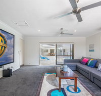 Homely Getaways in Broadbeach Waters - Seniors Australia