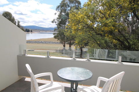 Horizons 115 - Lake Jindabyne Waterfront - Seniors Australia 0
