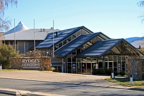 Horizons 115 - Lake Jindabyne Waterfront - Seniors Australia 1