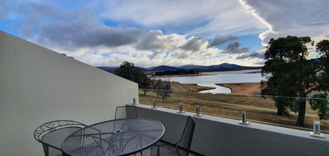 Horizons 201 - Lake Jindabyne Waterfront - Seniors Australia 0
