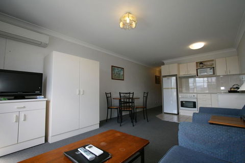 Horizons 417/10 Kosciuszko Road - Seniors Australia 3
