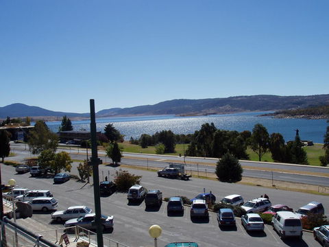 Jasper 3 Town Centre Jindabyne - Seniors Australia 0