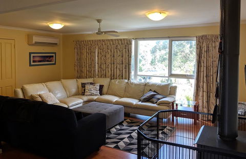 Kaishua House - JK Family Lake House - Seniors Australia 2