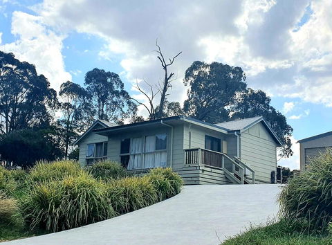 Kaishua House - JK Family Lake House - Seniors Australia 1