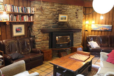 Kasees Apartments & Mountain Lodge - Seniors Australia 1