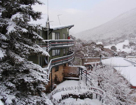 Kasees Apartments & Mountain Lodge - Seniors Australia 0