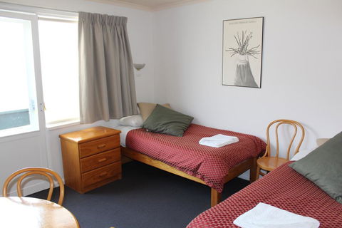 Kasees Apartments & Mountain Lodge - Seniors Australia 3