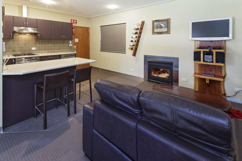 Kickenback Studio - Contemporary Accommodation In The Heart Of Crackenback - Seniors Australia 2