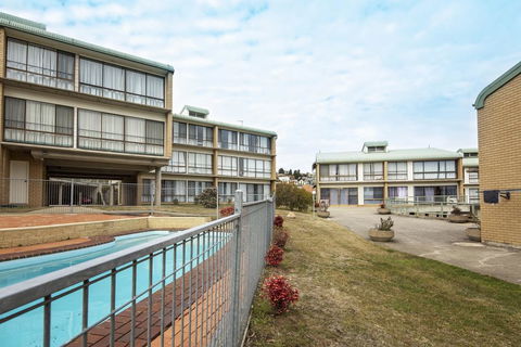 Kirwan Apartment 18 - Large Jindabyne Apartment - Seniors Australia 1